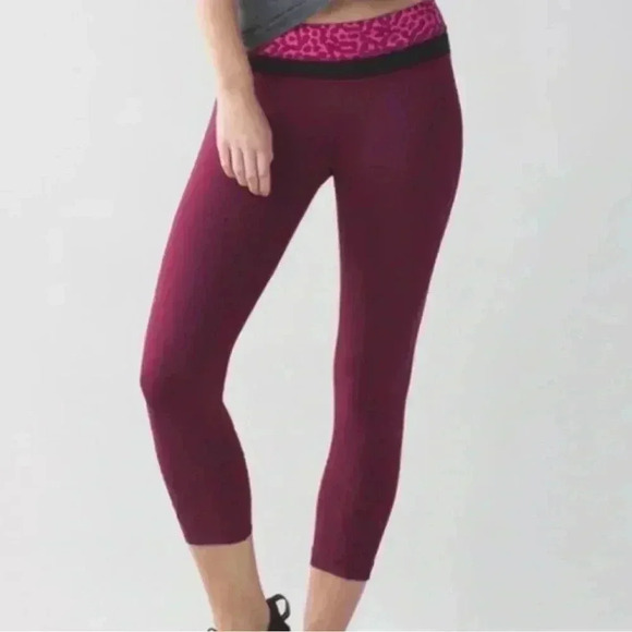 lululemon athletica Pants - Lululemon Run Inspire Crop II Dashing Purple Ace Spot Jewelled Magenta Size 4